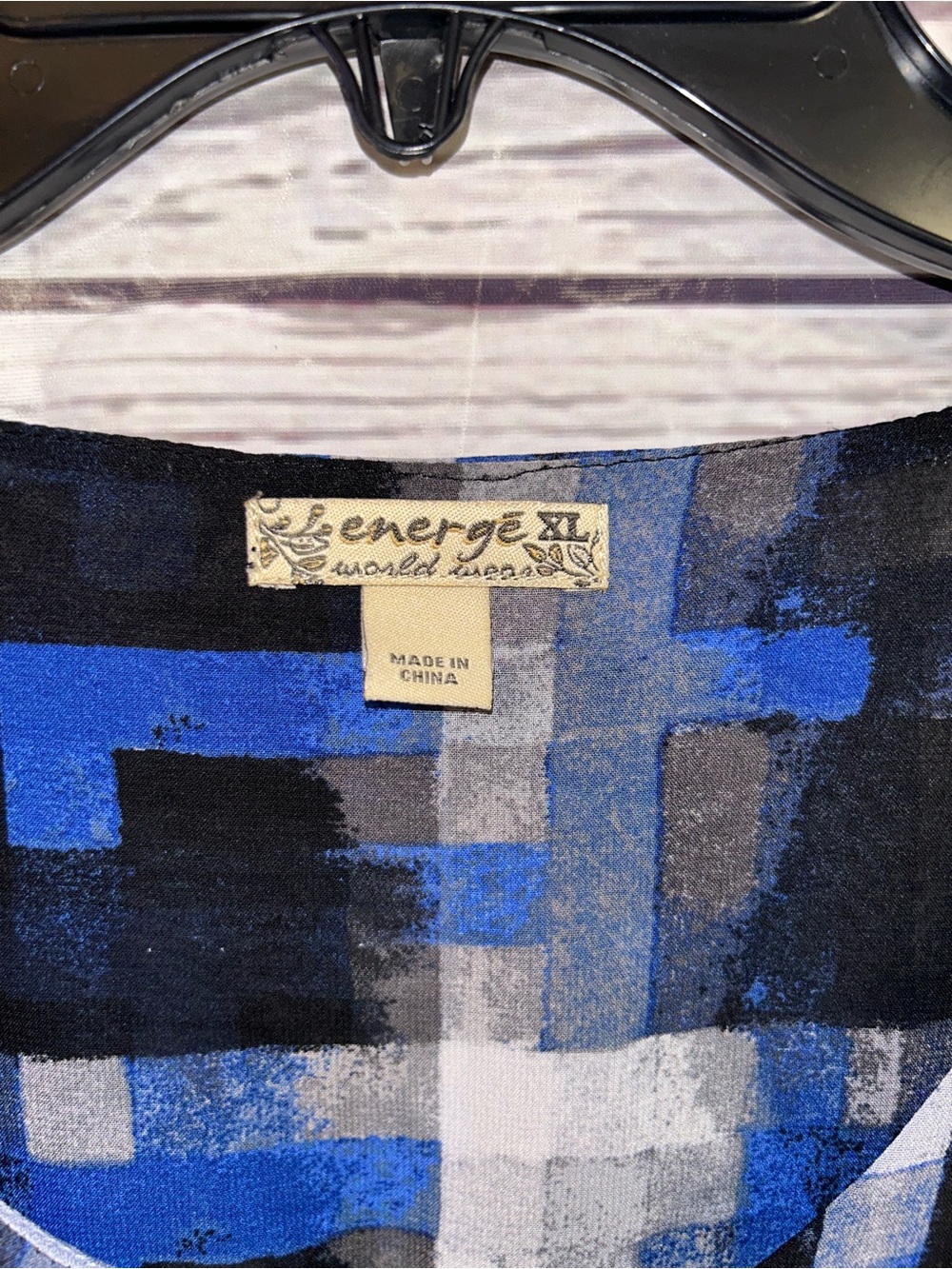 Patterned top - Picture 2 of 3